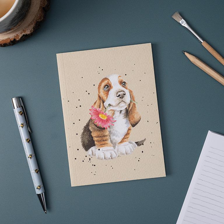 Wrendale notitieboek, DIN A6, motief hond puppy met bloem, Alleen voor jou Wrendale notitieboek, DIN A6, motief hond puppy met bloem, Alleen voor jou